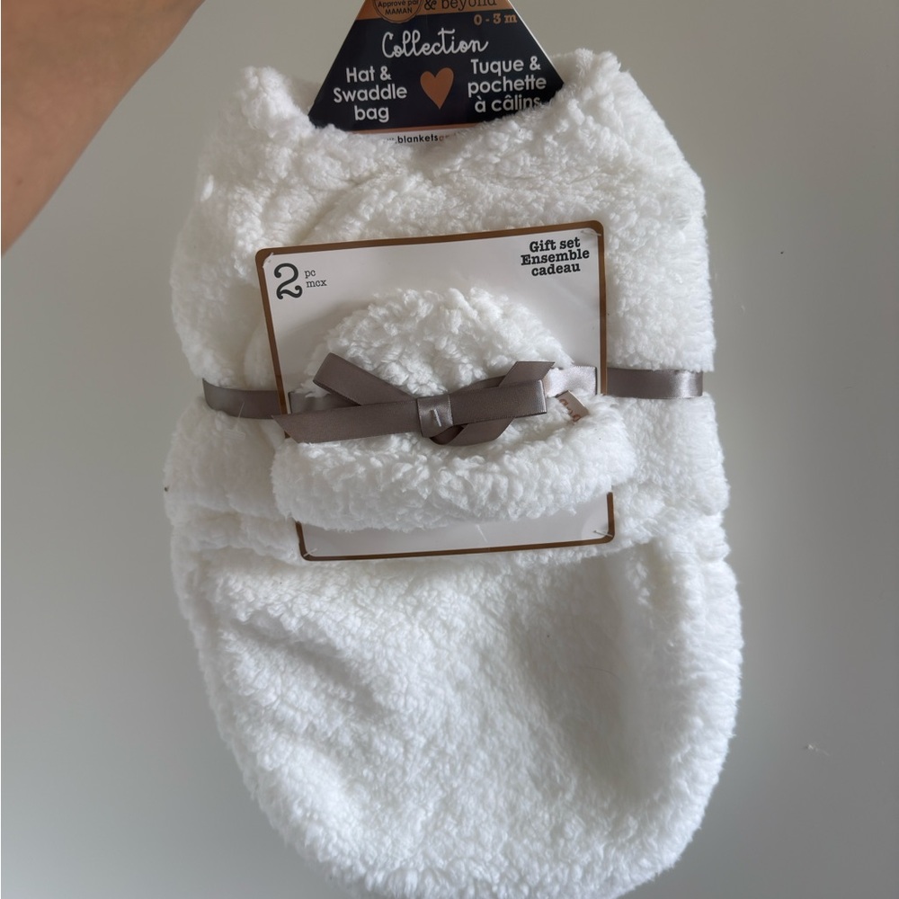 Baby Gift Set — Blanket & Hat (0–3M) — NEW